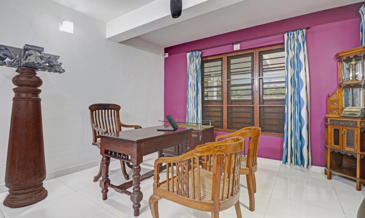 Treebo Backpackers Inn Kochi Esterno foto