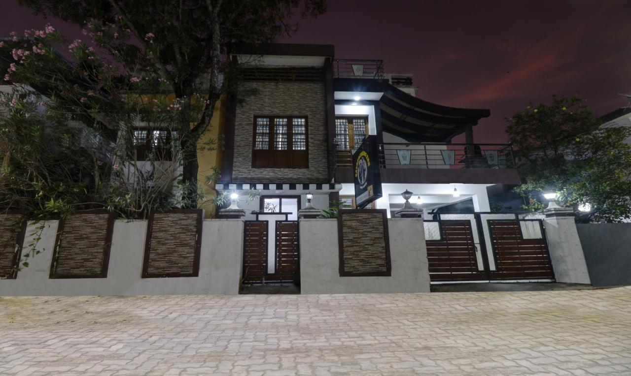 Treebo Backpackers Inn Kochi Esterno foto