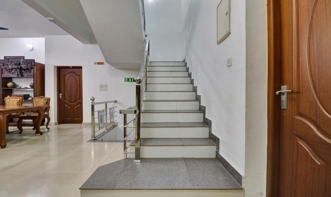 Treebo Backpackers Inn Kochi Esterno foto